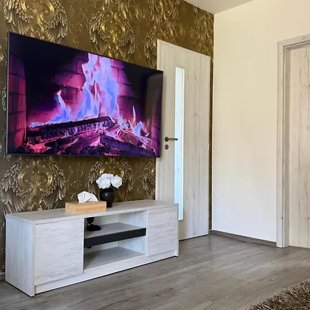 Tiny House, Renowned Location, 20 Minutes From Prague
