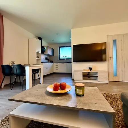 Tiny House, Renowned Location, 20 Minutes From Prague * Ritka