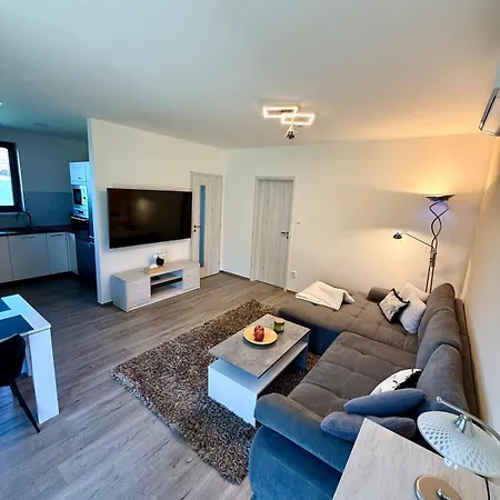 Tiny House, Renowned Location, 20 Minutes From Prague * Ritka